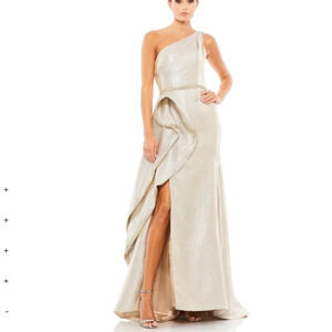 NWT Mac Duggal Asymmetric Metallic Ruffle Gown Size 0